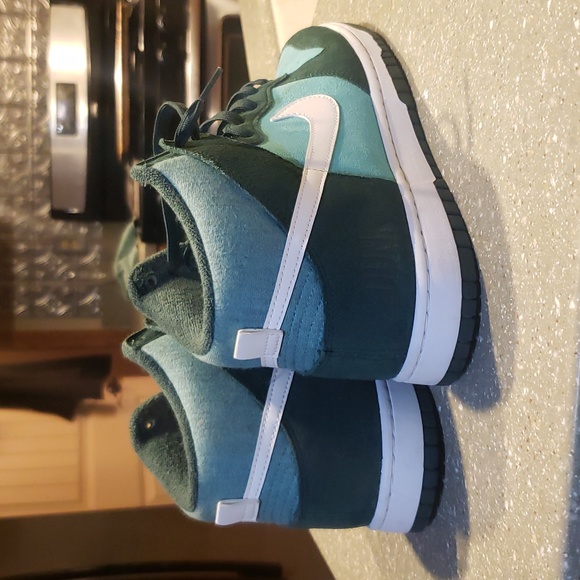 Nike Dunks - Picture 2 of 4